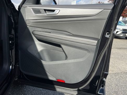 New 2026 Volkswagen Atlas Cross Sport SE image 8