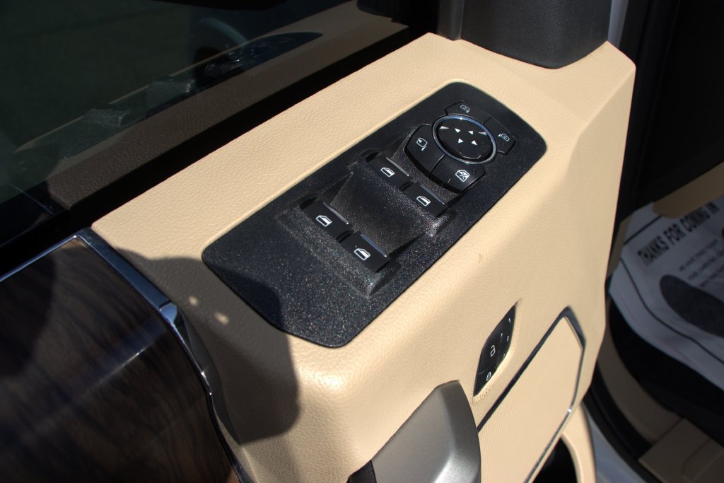 Used 2019 Ford F150 Lariat w/ Equipment Group 502A Luxury AWD/4WD image 12