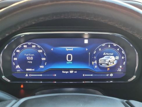 Used 2022 Chevrolet Suburban RST w/ Luxury Package image 8