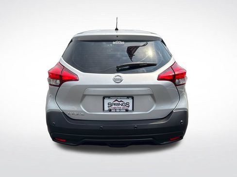 Used 2020 Nissan Kicks S FWD image 4