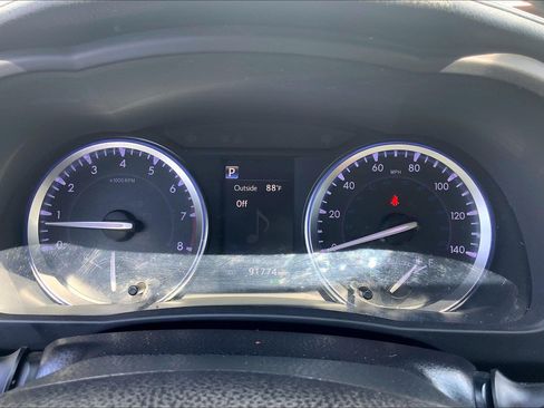 Used 2018 Toyota Highlander XLE AWD/4WD image 25
