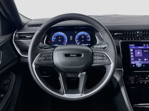 New 2025 Jeep Grand Cherokee Laredo w/ Luxury Tech Group I image 28