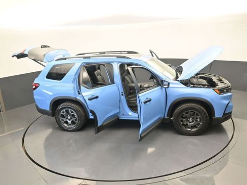 Used 2025 Honda Pilot TrailSport image 76