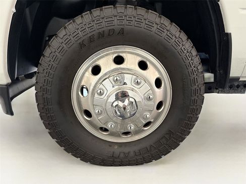 Used 2024 RAM 3500 Big Horn w/ Sport Appearance Package image 28