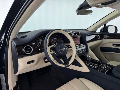 New 2025 Bentley Bentayga image 18