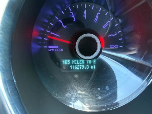 Used 2014 Ford Mustang Convertible RWD image 13