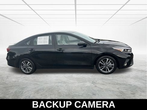 Used 2023 Kia Forte LXS FWD image 4