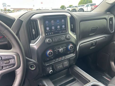 Used 2022 Chevrolet Silverado 1500 LT Trail Boss w/ LPO, Dark Essentials Package AWD/4WD image 19