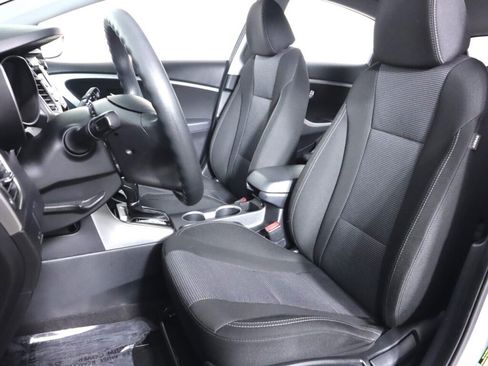 Used 2014 Hyundai Elantra GT image 26