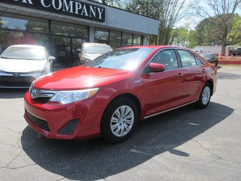 Used 2012 Toyota Camry LE image 1