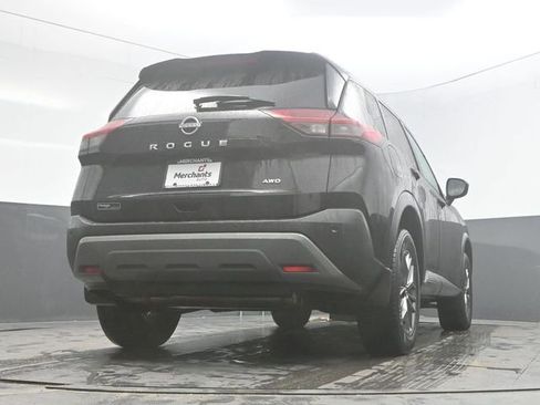 Used 2023 Nissan Rogue S image 29