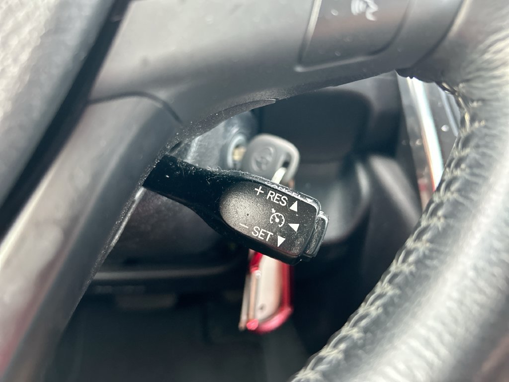 Used 2016 Toyota Camry SE FWD image 17
