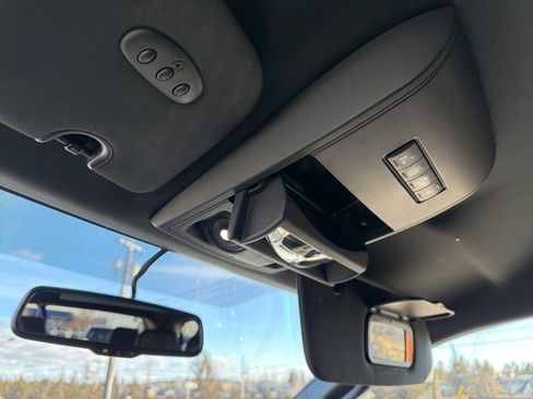 Used 2017 Dodge Grand Caravan SXT w/ Driver Convenience Group image 48