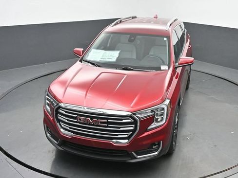 Used 2023 GMC Terrain SLT w/ LPO, Floor Liner Package FWD image 36