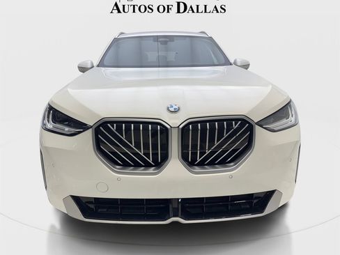 Used 2025 BMW X3 xDrive30i AWD/4WD image 3