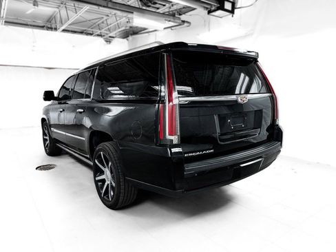Used 2016 Cadillac Escalade ESV Premium AWD/4WD image 4