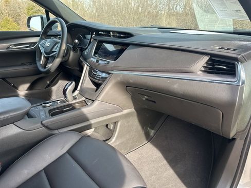 Used 2025 Cadillac XT5 Luxury image 46