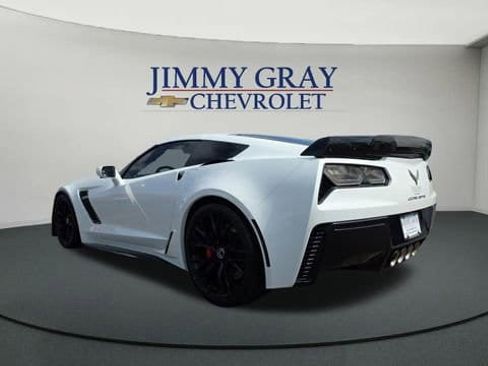 Used 2017 Chevrolet Corvette Z06 w/ Chrome Badge Package image 3