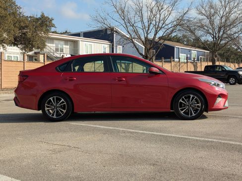 Used 2024 Kia Forte LXS image 3