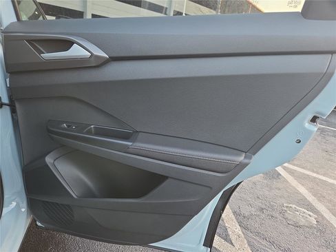 New 2026 Volkswagen Taos SE image 30