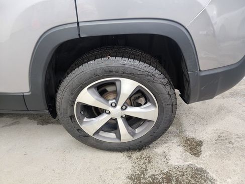 Used 2020 Jeep Cherokee Limited w/ Advanced Safety Group image 40