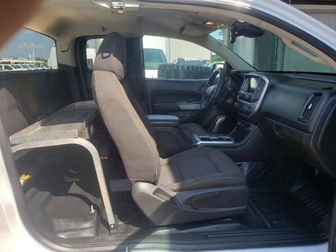Used 2022 Chevrolet Colorado LT w/ Fleet Safety Package RWD image 19