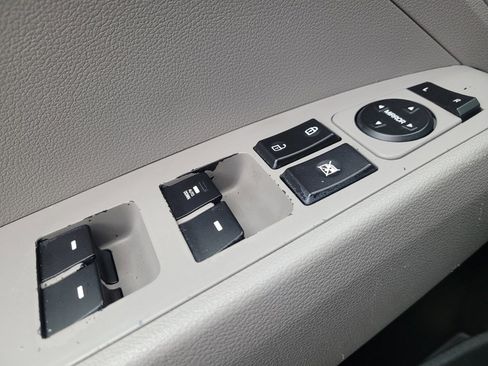 Used 2020 Hyundai Elantra SE image 27