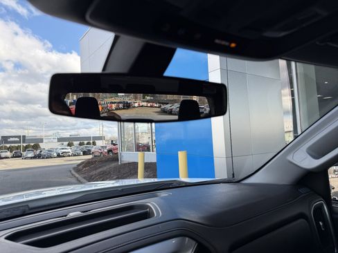 Used 2021 Chevrolet Silverado 1500 LT Trail Boss image 29