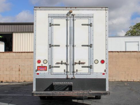 Used 2017 Ford F550 2WD Regular Cab Super Duty image 7