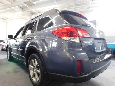 Used 2014 Subaru Outback 2.5i Limited AWD/4WD image 2