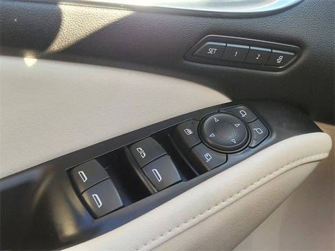 Used 2023 Buick Enclave Premium w/ Experience Buick Package image 34