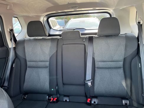 Used 2025 Nissan Rogue SV FWD image 40