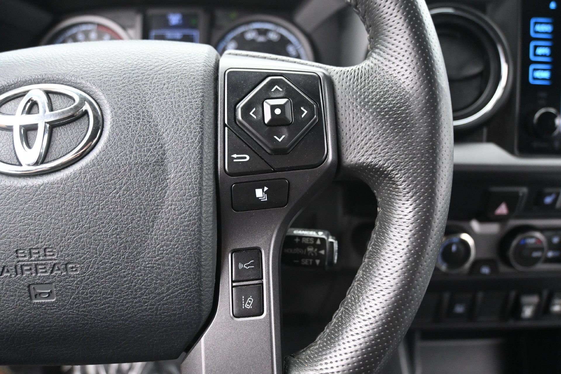 Used 2019 Toyota Tacoma TRD Sport AWD/4WD image 22