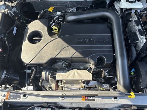 Used 2023 GMC Terrain SLE w/ Driver Convenience Package image 28