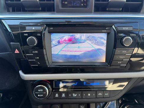Used 2015 Toyota Corolla LE image 14