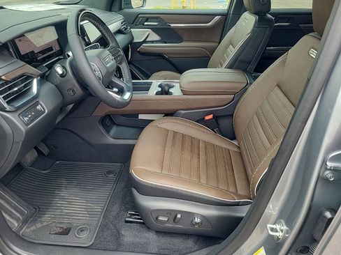 New 2026 GMC Acadia Denali Ultimate w/ LPO, All-Weather Package FWD image 9