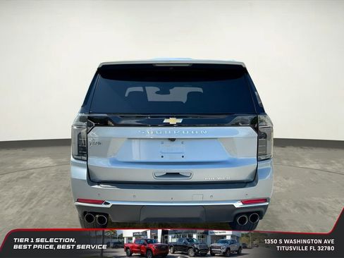 Used 2025 Chevrolet Suburban Premier RWD image 6