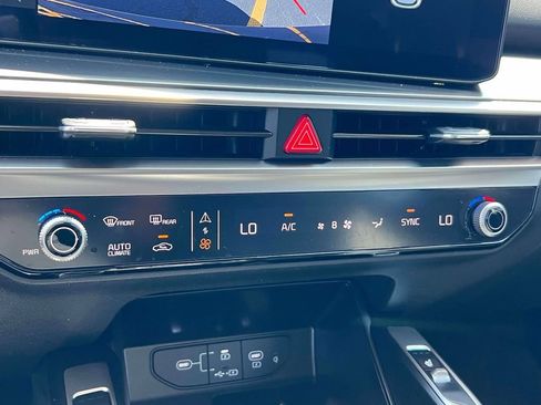 Certified 2025 Kia Sorento S AWD/4WD image 28