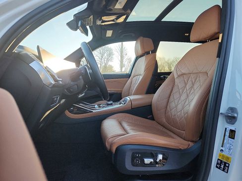 Certified 2023 BMW X7 xDrive40i w/ M Sport Package image 13