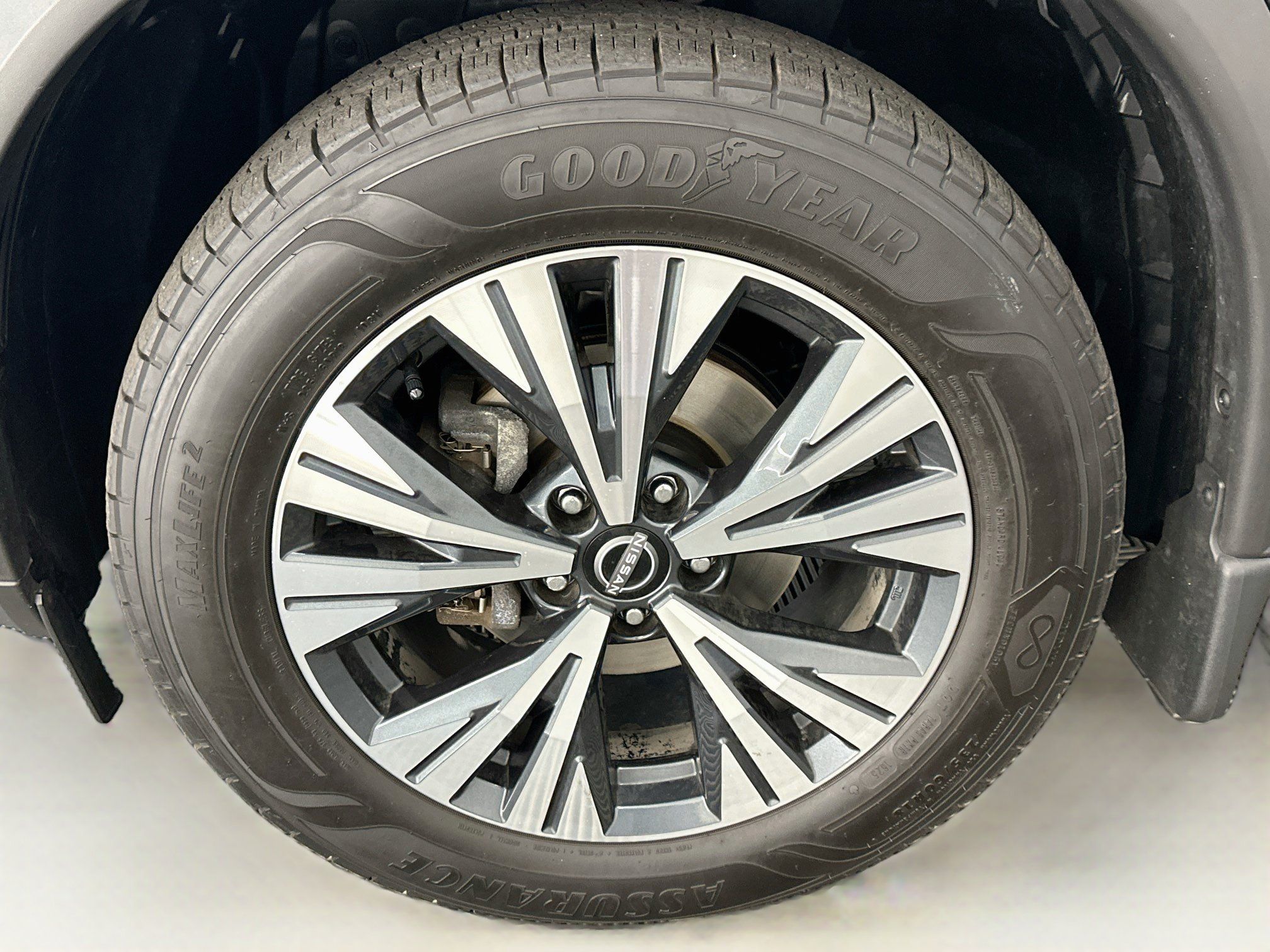 Used 2023 Nissan Rogue SV AWD/4WD image 11