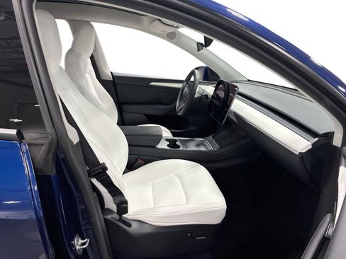 Certified 2023 Tesla Model Y Long Range AWD/4WD image 13