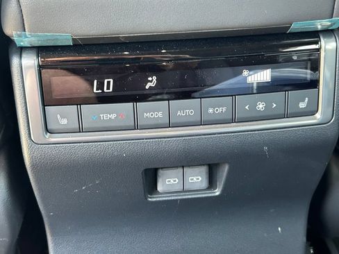 Used 2025 Lexus GX 550 w/ Accessory Package (2T) AWD/4WD image 26