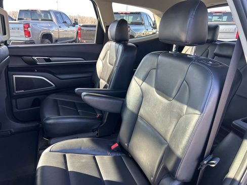Used 2022 Kia Telluride S image 44