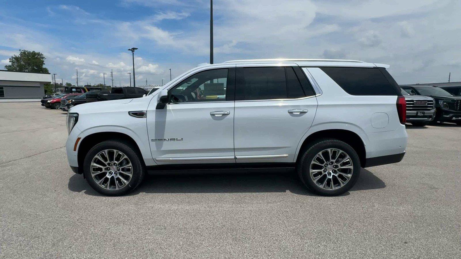 New 2026 GMC Yukon Denali w/ Denali Reserve Package AWD/4WD image 5