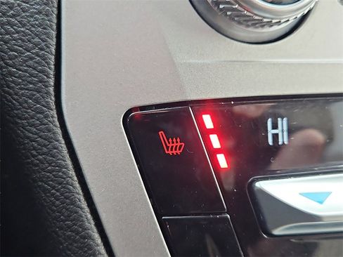 Used 2021 Ford Explorer XLT w/ Equipment Group 202A image 18