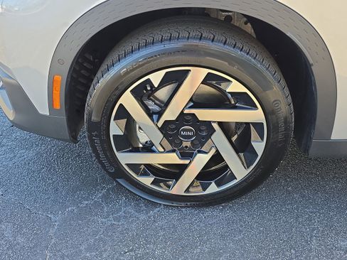 Certified 2025 MINI Cooper Countryman S image 9