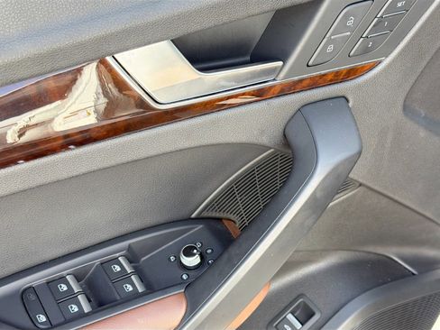 Used 2018 Audi Q5 Prestige w/ Prestige Package image 23