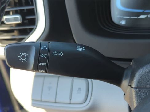 New 2025 Hyundai Venue SEL image 28