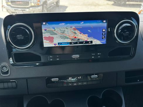 Used 2022 Mercedes-Benz Sprinter 2500 image 23
