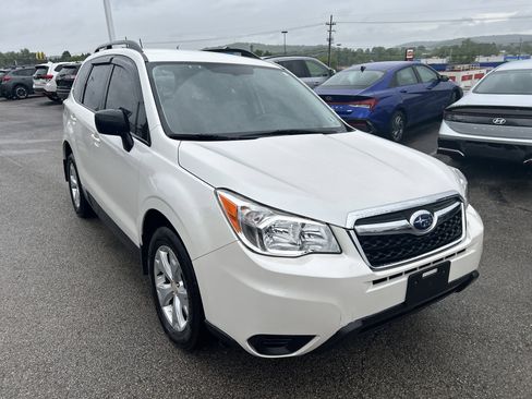 Used 2015 Subaru Forester 2.5i w/ Alloy Wheel Package AWD/4WD image 1